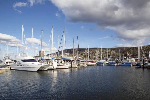 Hobart Tasmania Australia Marzo 2018 Yates Lujo Amarrados Seguridad Del —  Fotos de Stock