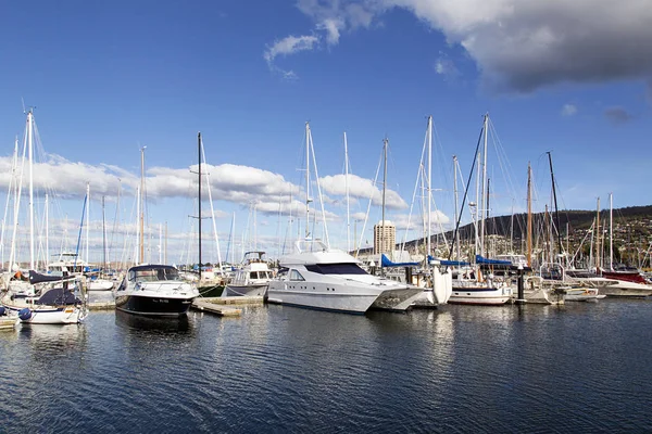 Hobart Tasmania Australia Marzo 2018 Yates Lujo Amarrados Seguridad Del —  Fotos de Stock