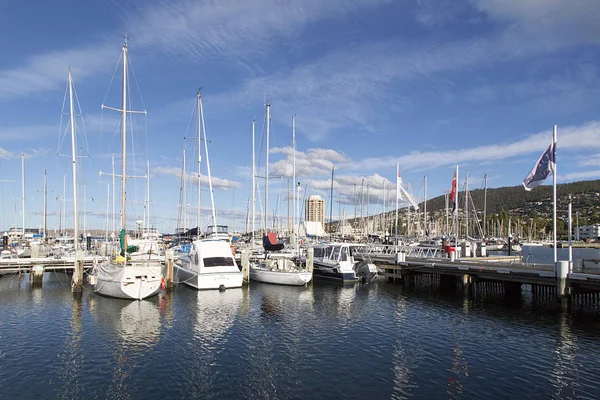 Hobart Tasmania Australia Marzo 2018 Yates Lujo Amarrados Seguridad Del —  Fotos de Stock