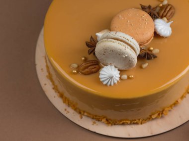 masada çikolata Fransız macarons karamelize tatlı pasta Close-Up süslenmiş