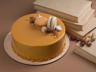 masada çikolata Fransız macarons karamelize tatlı pasta Close-Up süslenmiş