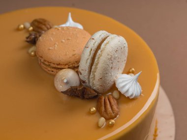 masada çikolata Fransız macarons karamelize tatlı pasta Close-Up süslenmiş