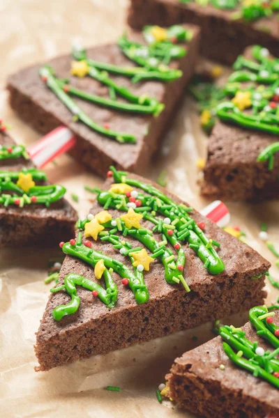 Primo Piano Torte Miele Fresche Forma Abete Carta Pergamena Sul — Foto Stock