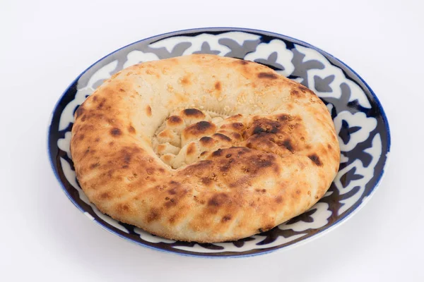 yakın ev yapımı fırında ekmek seramik plaka üzerinde çekim