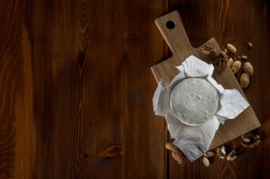 rustik düz brie peyniri ile yatıyordu kurulu üstten görünüm kopya alanı ile Fındıklı, kesme