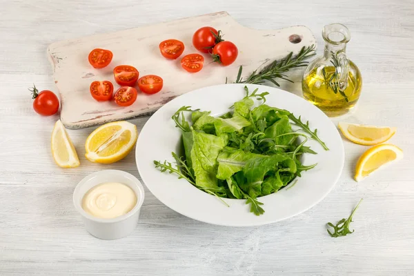 Ingredientes Para Cocinar Ensalada Con Vegetación Tomates Cherry Salsa Aceite — Foto de Stock