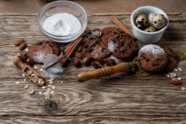 Galletas Caseras Con Azúcar Polvo Huevos Codorniz Utensilios Sobre Fondo — Foto de Stock