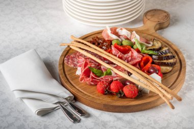 İtalyan salumi et tabağı ile prosciutto jambonu, pancetta, bresaola salamı