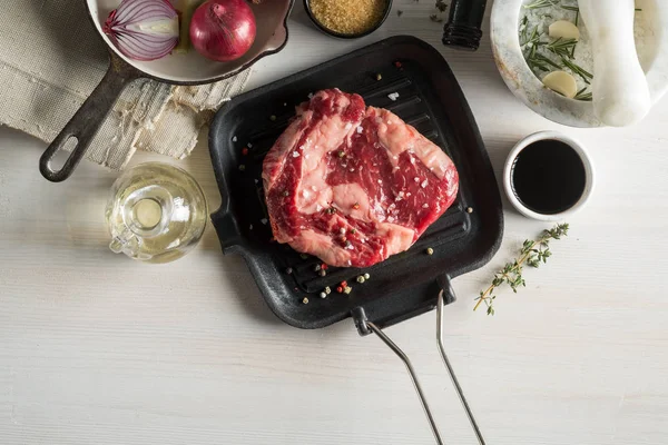 Memasak Steak Resep Buku Masak Foto Makanan Latar Belakang Kayu — Stok Foto