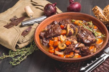 Karelya güveç et ve sebze pişmiş. Gıda arka plan