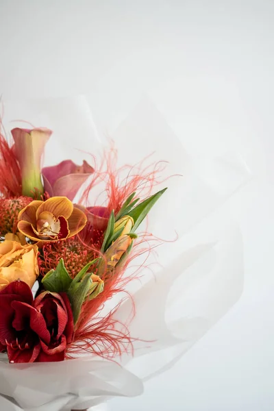 Ramo Brillante Flores Rojas Exóticas — Foto de Stock