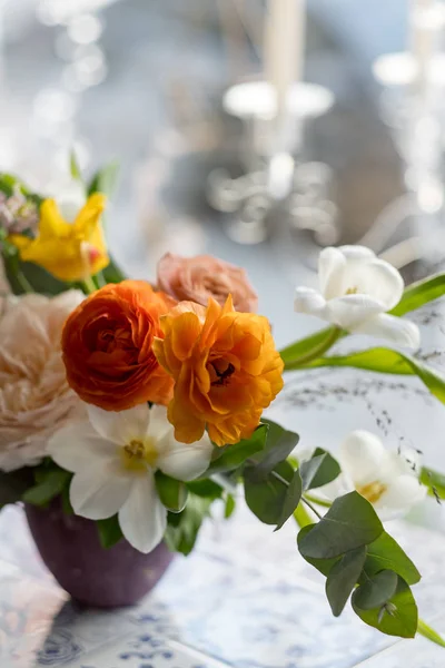 Detailní Foto Krásné Jarní Květiny Fialové Sklenice — Stock fotografie