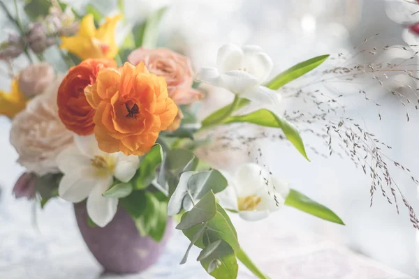 Närbild Vackra Vårblommor Lila Burk — Stockfoto