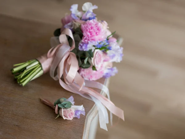 Close Foto Lindo Buquê Casamento Com Flores Rosa Pastel Roxo — Fotografia de Stock