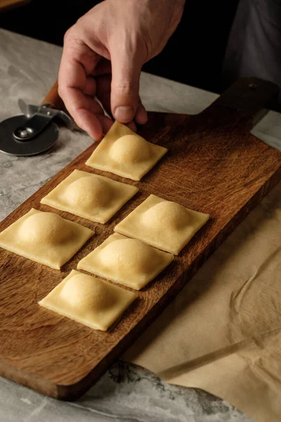 Het Koken Van Ravioli Pasta Met Ricotta Kaas Handgemaakt Met — Stockfoto