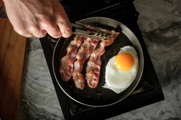 Ovo Bacon Cozinhar Panela Para Saboroso Pequeno Almoço Americano Tradicional — Fotografia de Stock