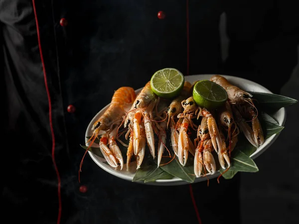 Camarones Sin Cocer Plato Listos Para Asar Concepto Mariscos — Foto de Stock