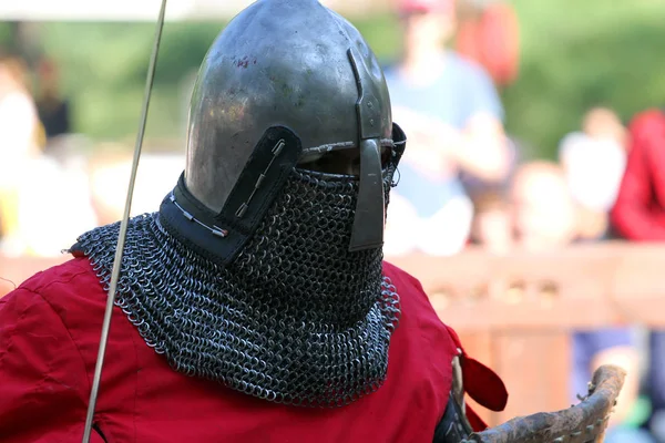 The Medieval knight before battle. Portrait — Stock Photo, Image