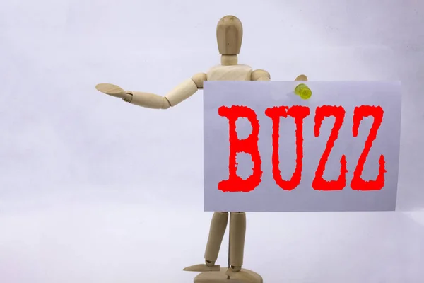 Kavramsal el Buzz iş kavramı alan yapışkan not heykel zemin üzerine yazılmış Buzz kelime llustration için gösterilen metin resim yazısı ilham yazma — Stok fotoğraf