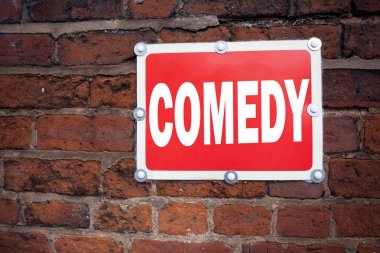Komedi Stand Up komedi yazılı eski duyuru yol işareti ile arka plan ve kopya yer üstünde mikrofon anlam kavramı gösterilen metin resim yazısı ilham yazma el