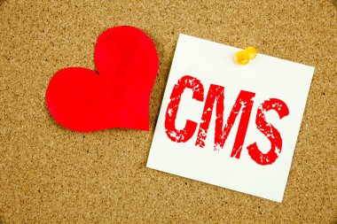 Kavramsal el CMS kavramı Cms Www ve yapışkan not, hatırlatma mantar arka plan kopya alanı ile yazılı aşk için gösterilen metin resim yazısı ilham yazma