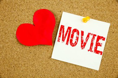 Kavramsal el yazma metin resim yazısı ilham gösteren film konsept eğlence Film Film ve yapışkan not, hatırlatma mantar arka plan kopya alanı ile yazılı aşk için
