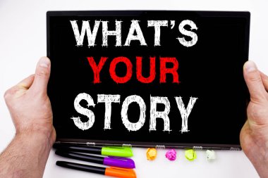 Soru ne olduğunu Your Story metin tablete, ofiste marker, kalem, ileti örneği ile yazılmış. İş kavramı kopya alanı ile paylaş hikaye anlatımı deneyim beyaz arka planı için