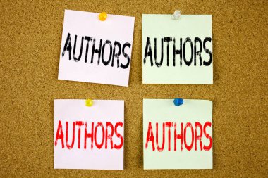 Kavramsal el yazarlar iş kavramı renkli yapışkan not yakın çekim Word ileti metin tipografi için gösterilen metin resim yazısı ilham yazma