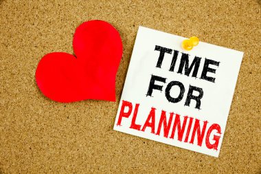 Yapışkan Not, hatırlatma izole arka plan kopya alanı ile yazılı aşk iş zaman anlam için zaman planlama kavramı gösterilen metin resim yazısı ilham yazma el