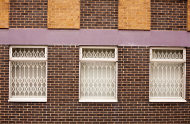Wolverhampton içinde pencere eşiği ile eski kırmızı tuğla duvar