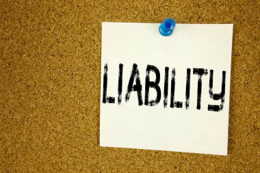 Kavramsal el sorumluluk gösterilen metin resim yazısı ilham yazma. İş kavramı suçlama yapışkan not, hatırlatma mantar arka plan kopya alanı ile yazılı Risk sorumluluk yasal için