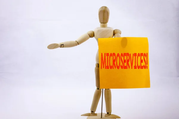 Conceptuele hand schrijven tekst bijschrift inspiratie tonen Microservices Business concept voor Micro Services geschreven op notitie sculptuur achtergrond met ruimte — Stockfoto