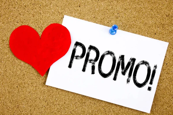 Koncepcyjne ręką pisanie tekstu podpisu inspiracji Wyświetlono koncepcja Promo Promo sprzedaż zakupy produktu promocji i miłości napisane na karteczkę, przypomnienie cork tło z miejsca kopii — Zdjęcie stockowe