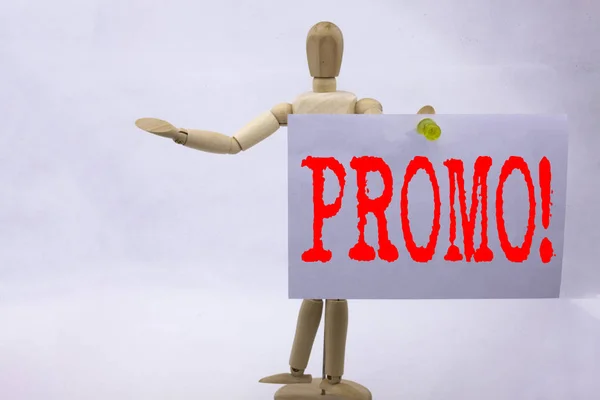 Koncepcyjne ręką pisanie tekstu podpisu inspiracji Wyświetlono koncepcja biznesowa Promo Promo sprzedaż zakupy produktu promocji napisane na tle rzeźby karteczkę z miejsca — Zdjęcie stockowe