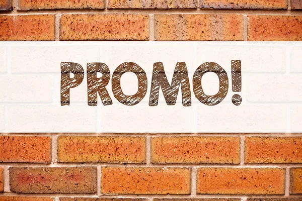 Kavramsal duyuru metni resim yazısı ilham Promo gösterilen. İş kavramı Promo Satış alışveriş ürün tanıtımı kopya alanı eski tuğla zemin üzerine yazılmış için