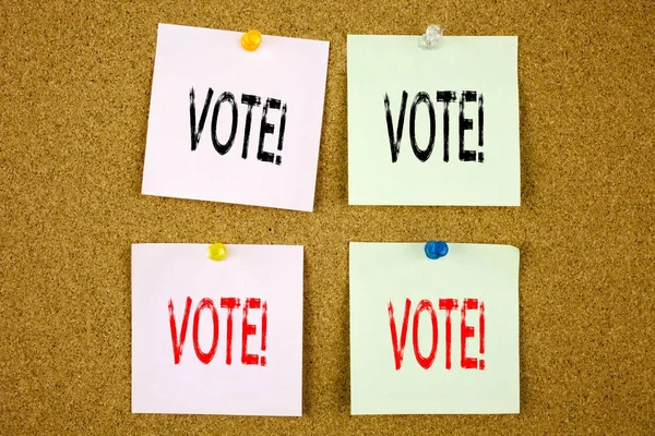 다채로운 스티커 메모 클로즈업에 선거 투표 투표 투표 비즈니스 개념을 보여주는 텍스트 캡션 영감 쓰기 개념적 손 — 스톡 사진