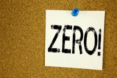 Kavramsal el sıfır gösterilen metin resim yazısı ilham yazma. İş kavramı için sıfır sıfır sıfır tolerans yapışkan not, hatırlatma mantar arka plan kopya alanı ile yazılı
