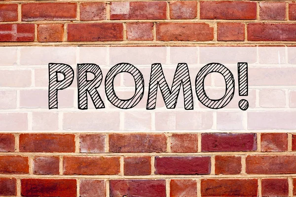 Kavramsal duyuru metni resim yazısı ilham Promo gösterilen. İş kavramı Promo Satış alışveriş ürün tanıtımı kopya alanı eski tuğla zemin üzerine yazılmış için