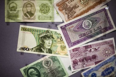 Kolaj küme ana kelime para birimi Yuan, bize dolar ve Euro banka notları kavramı iş geçmişi