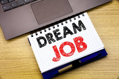 Hayalimdeki iş gösterilen metin resim yazısı ilham yazma el. İş kavramı istihdam iş defter kitap dizüstü bilgisayar ile ofiste ahşap arka plan üzerinde yazılı pozisyonu hakkında Dreaming için