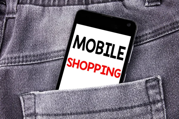 Scrivere a mano didascalia di testo concettuale che mostra Mobile Shopping. Business concept per Cellulare online ordine scritto cellulare con spazio copia nella tasca pantaloni posteriore — Foto Stock