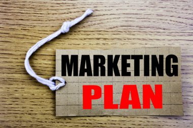 Pazarlama planı. İş kavramı online saleplanning başarılı stratejisi ile kopya alanı ahşap antika arka plan üzerinde fiyat etiketi kağıda yazılmış için