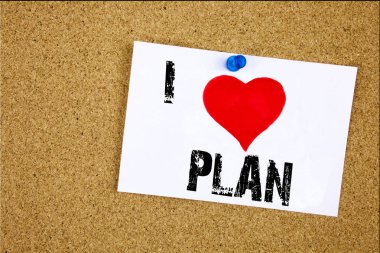 Metin resim yazısı ilham gösterilen strateji eylem planı 2018 yapışkan not, hatırlatma izole arka plan kopya alanı ile yazılı sevgi dolu anlamı aşk 2018 planı kavramı yazma el