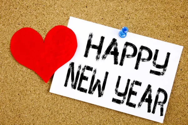 Kavramsal el Noel Kutlamaları ve yapışkan not, hatırlatma mantar arka plan kopya alanı ile yazılı aşk için Happy New Year kavramı gösterilen metin resim yazısı ilham yazma