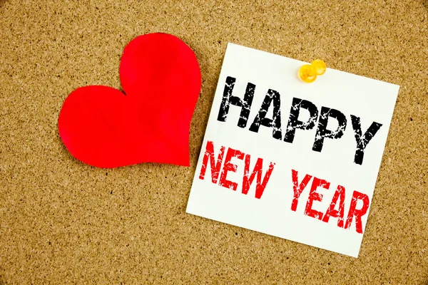 Kavramsal el Noel Kutlamaları ve yapışkan not, hatırlatma mantar arka plan kopya alanı ile yazılı aşk için Happy New Year kavramı gösterilen metin resim yazısı ilham yazma