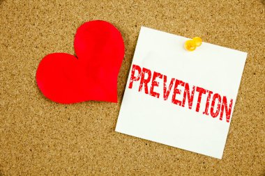 Kavramsal el yazma metin ilham gösteren önleme kavramı iş tıbbi sağlık hastalık hastalığı için resim yazısı ve yapışkan not, hatırlatma mantar arka plan kopya alanı ile üzerinde yazılı aşk