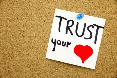 Sarı yapışkan not yazma, resim yazısı, yazıt siyah ext cork hakları Kurulu tutturulmuş bir yapışkan not ifade güven Your Heart