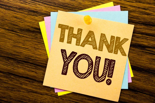 Conceptual hand writing text caption inspiration showing Thank You. Business concept for Thanks Message written on sticky note paper on the wooden background. — Stock Photo, Image