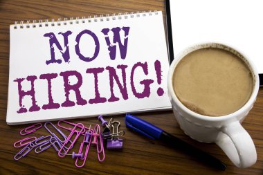 Şimdi yapışkan not iletisi üzerinde yazılı Kiralama