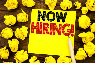 Şimdi yapışkan not iletisi üzerinde yazılı Kiralama